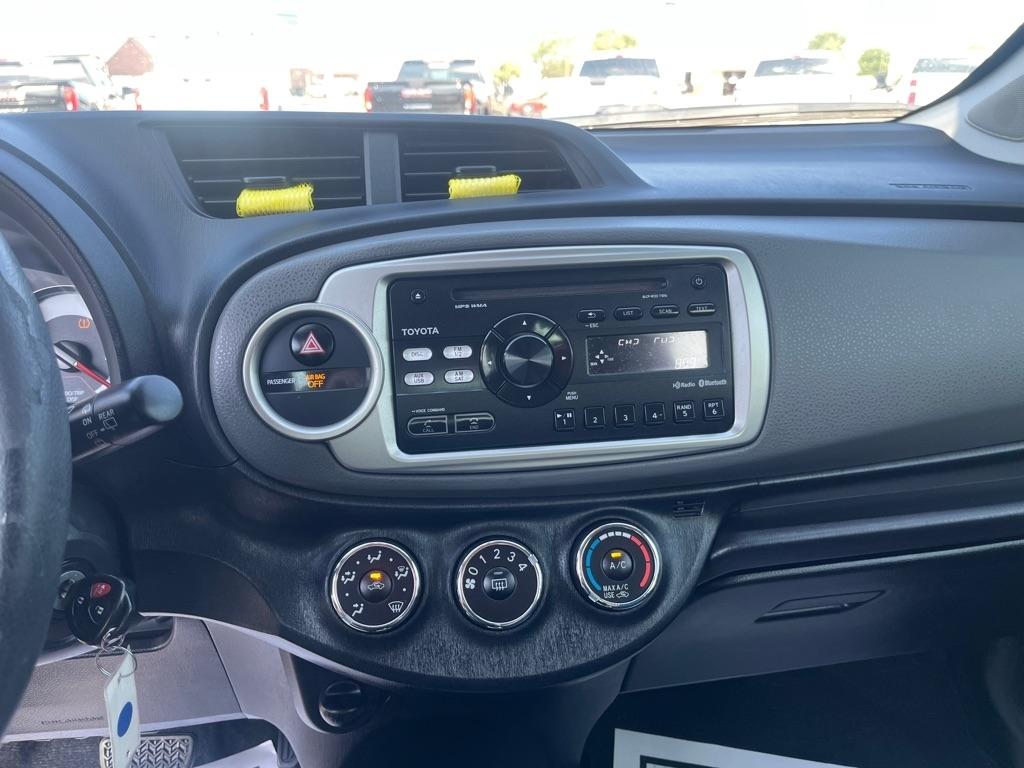 Toyota Yaris 5dr Liftback Man SE (TMC/CBU Plant) (Natl) 2014