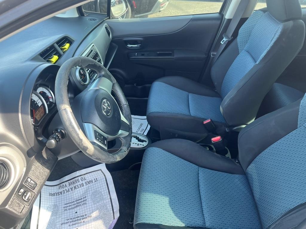 Toyota Yaris 5dr Liftback Man SE (TMC/CBU Plant) (Natl) 2014