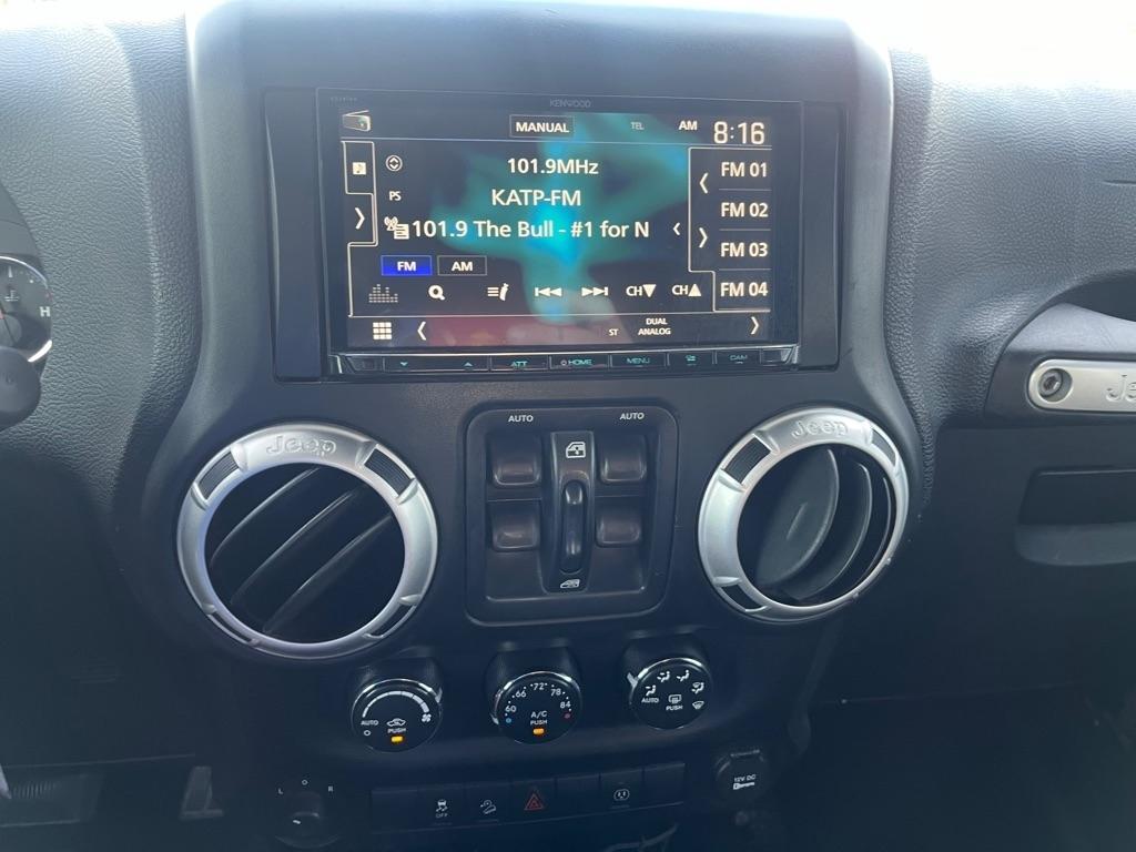 Jeep Wrangler Unlimited 4WD 4dr Sahara 2015