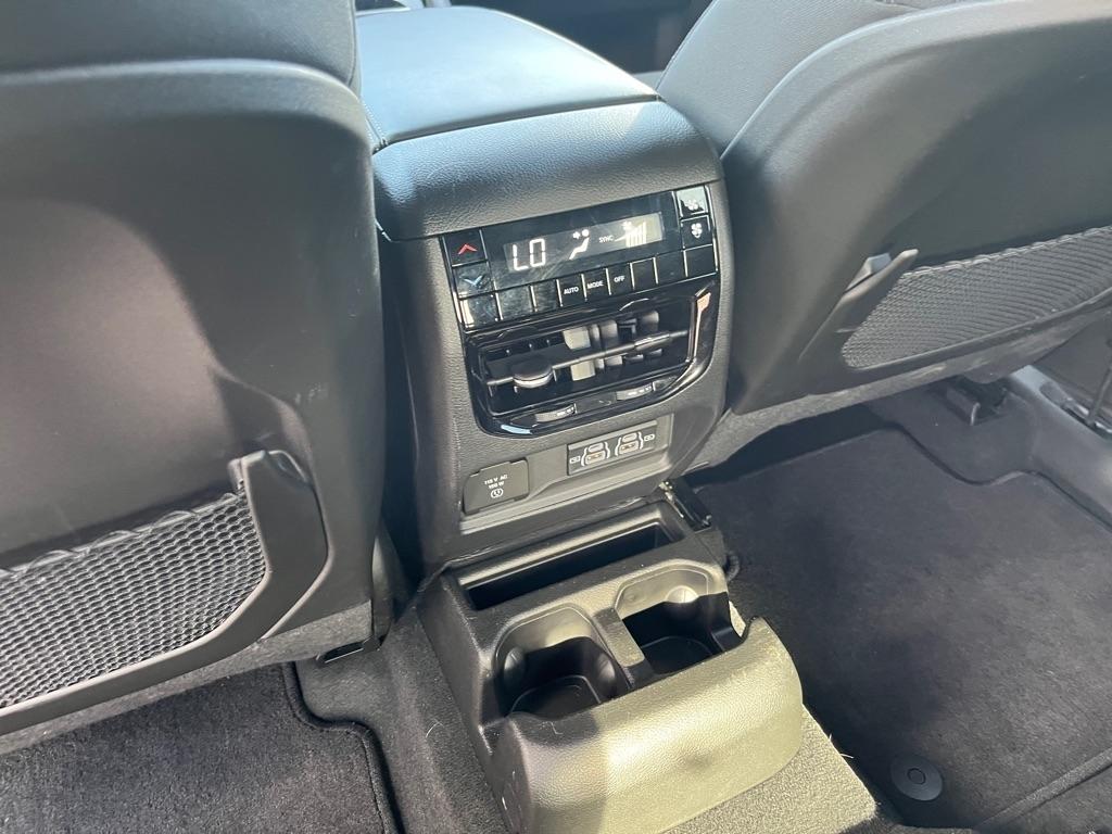 Jeep Grand Cherokee L Laredo X 4x2 2025
