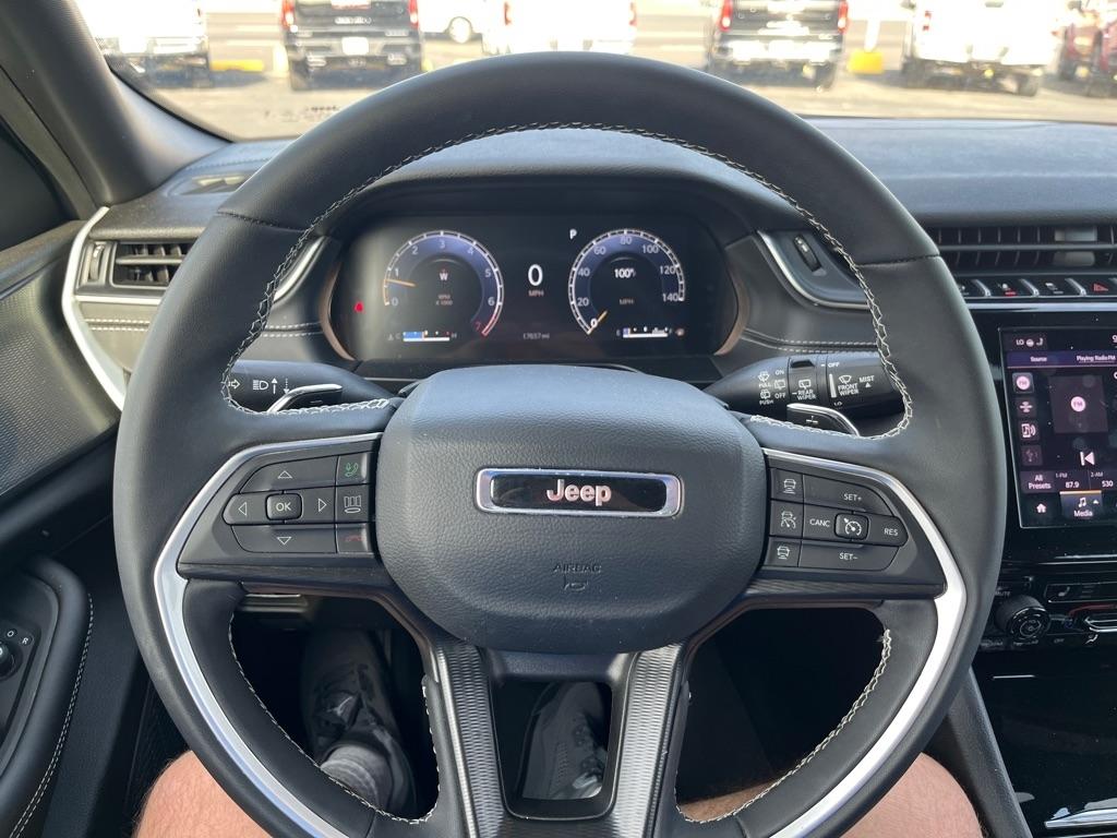Jeep Grand Cherokee L Laredo X 4x2 2025