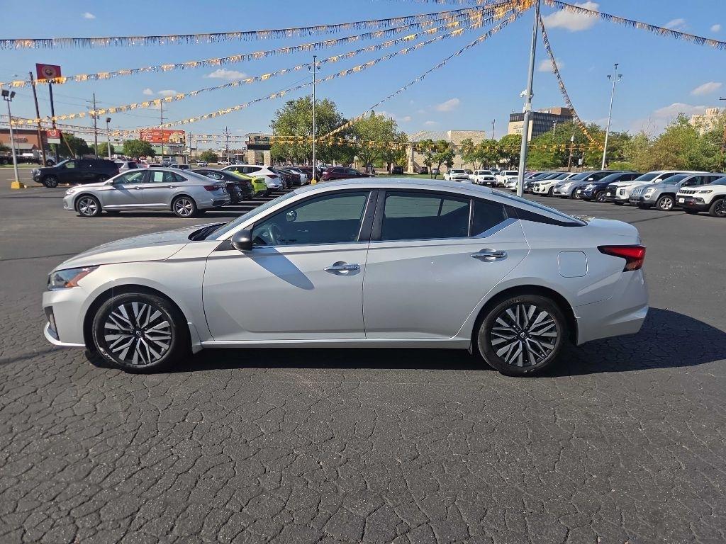 Nissan Altima 2.5 SV Sedan 2024