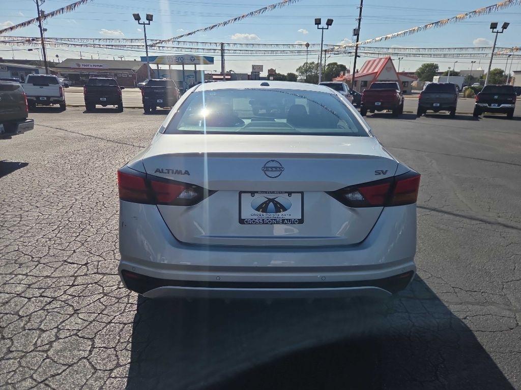 Nissan Altima 2.5 SV Sedan 2024