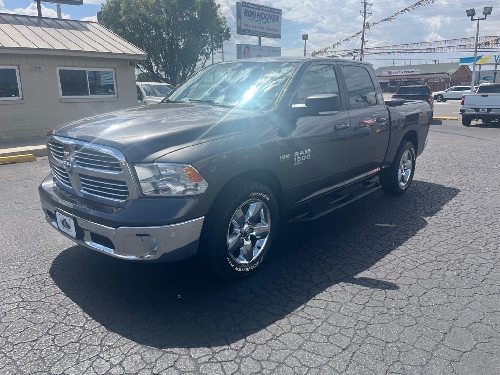 RAM 1500 Classic Lone Star 4x2 Crew Cab 5'7" Box 2019
