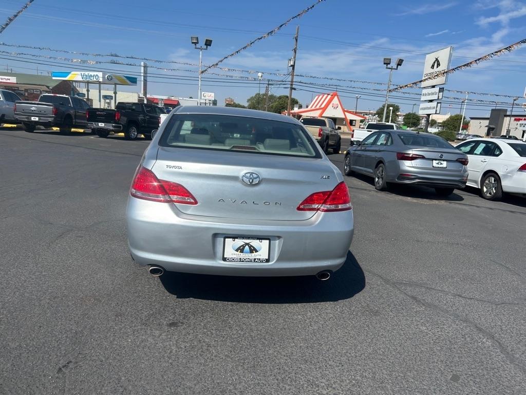 Toyota Avalon 4dr Sdn Touring (Natl) 2005