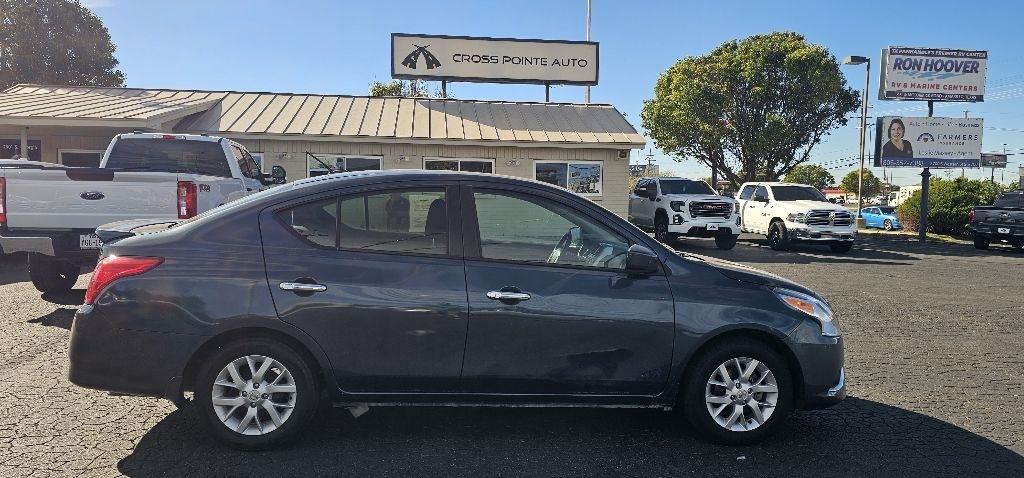 Nissan Versa Sedan SV CVT 2017