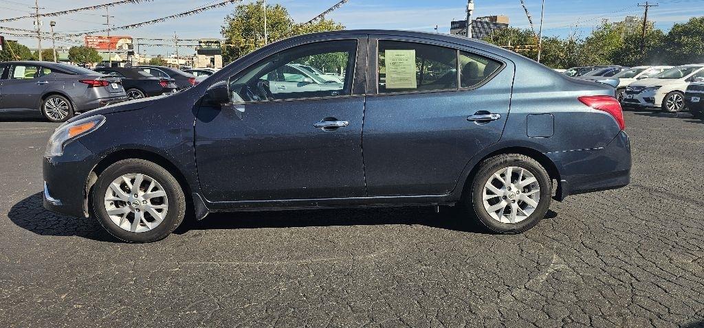 Nissan Versa Sedan SV CVT 2017