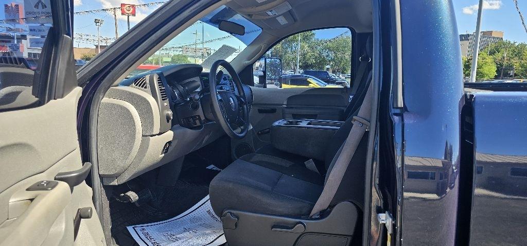 GMC Sierra 2500HD 2WD Reg Cab 133.7" Work Truck 2011