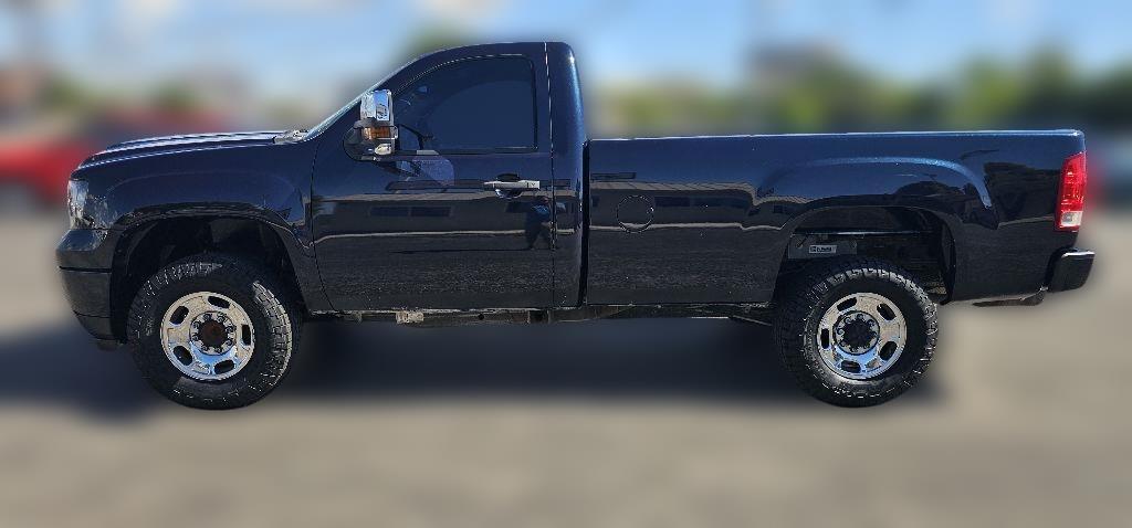 GMC Sierra 2500HD 2WD Reg Cab 133.7" Work Truck 2011