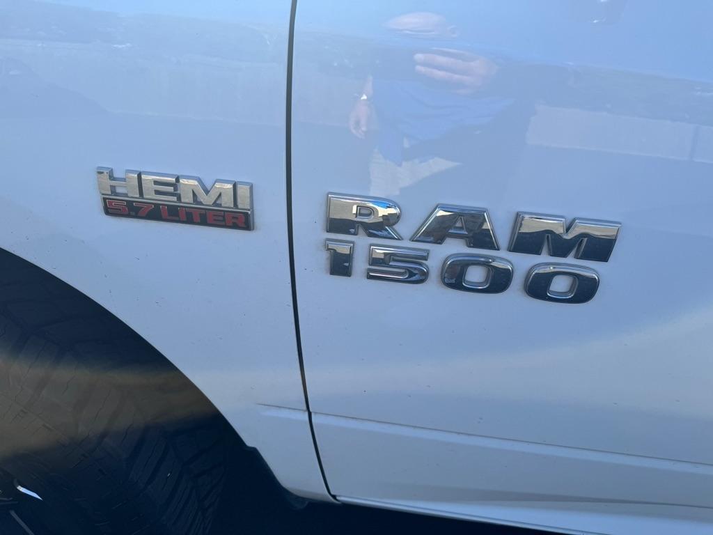 RAM 1500 Lone Star 4x2 Crew Cab 5'7" Box 2017
