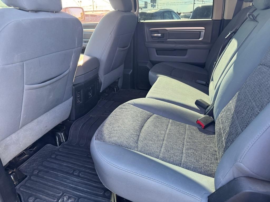 RAM 1500 Lone Star 4x2 Crew Cab 5'7" Box 2017