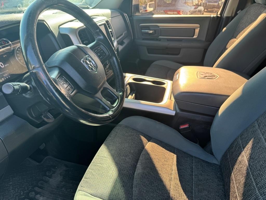 RAM 1500 Lone Star 4x2 Crew Cab 5'7" Box 2017