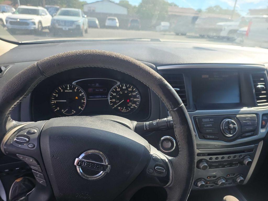 Nissan Pathfinder 4x4 SL 2017