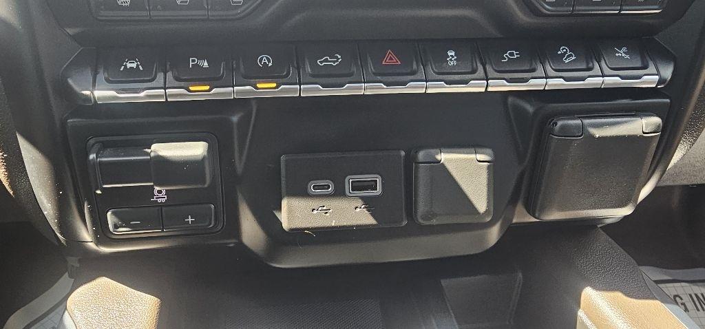 GMC Sierra 1500 4WD Crew Cab 147" Denali 2020