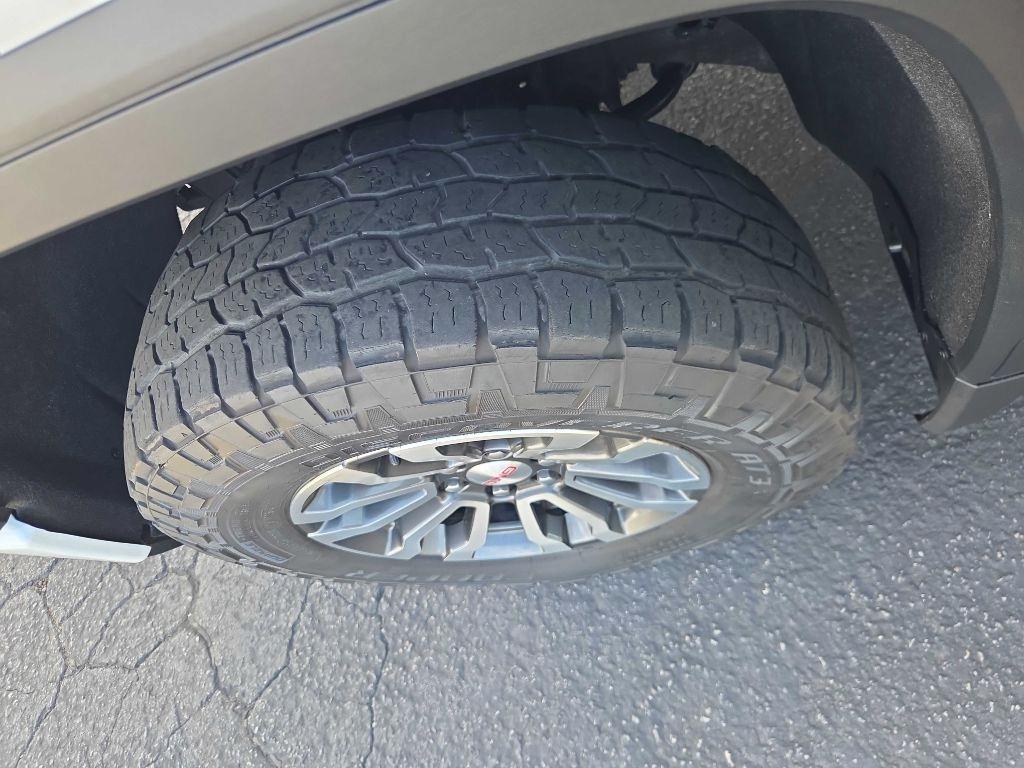 GMC Sierra 1500 Limited 4WD Crew Cab 147" AT4 2022