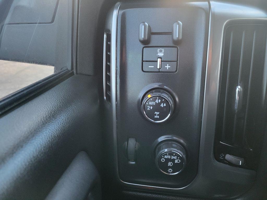 Chevrolet Silverado 1500 4WD Double Cab 143.5" LT w/1LT 2015