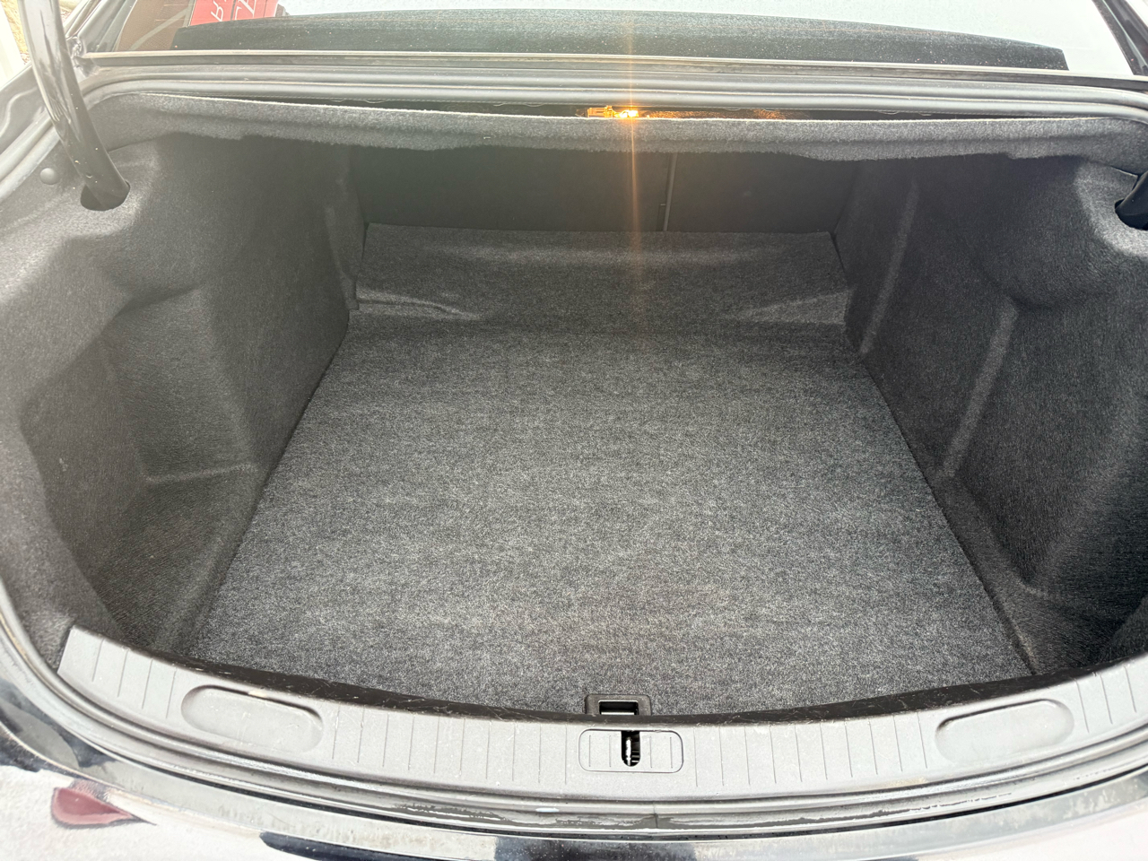 2018 Chevrolet Impala 1LT photo 2