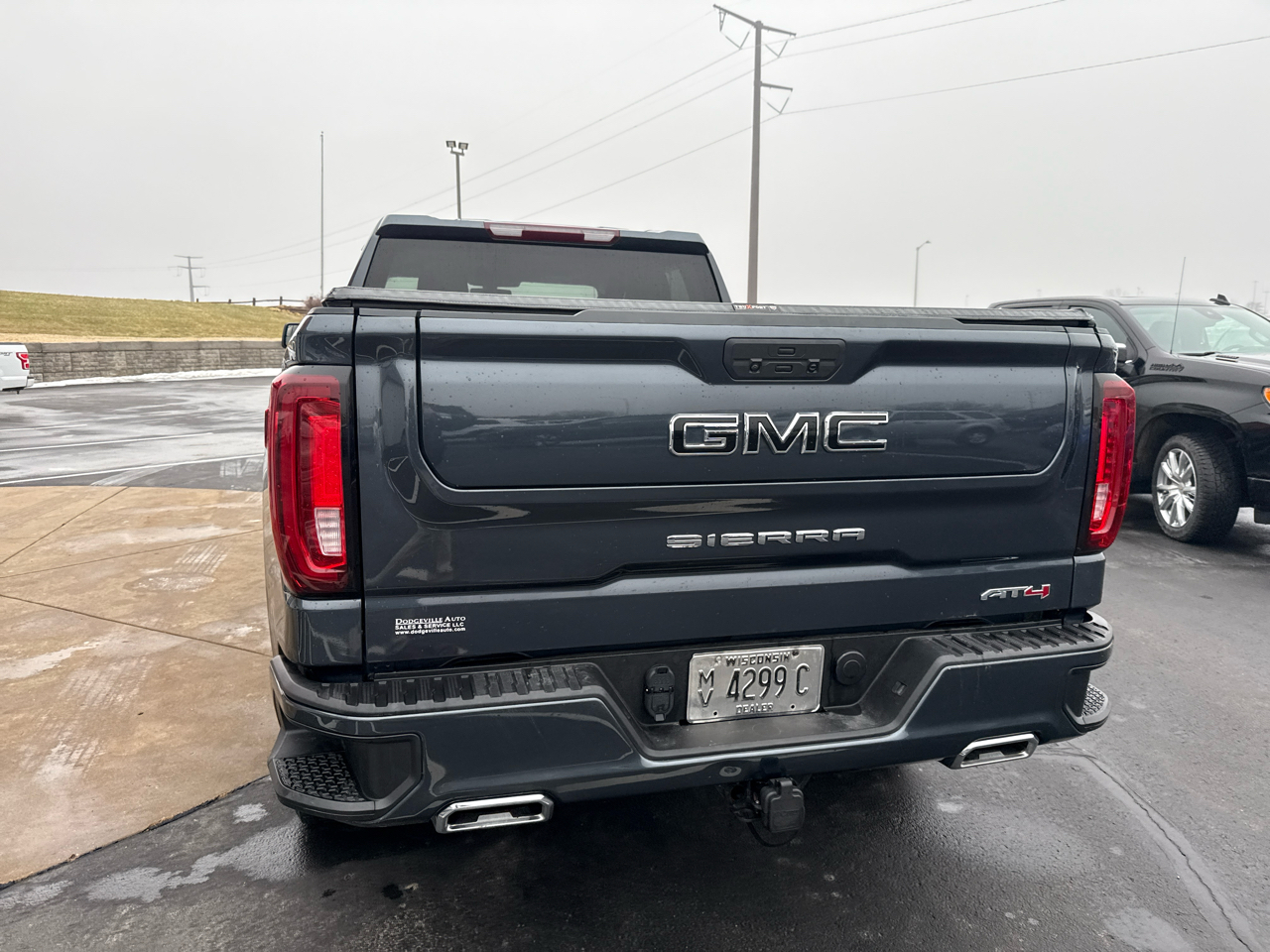 GMC Sierra 1500 4WD Crew Cab 147" AT4 2021