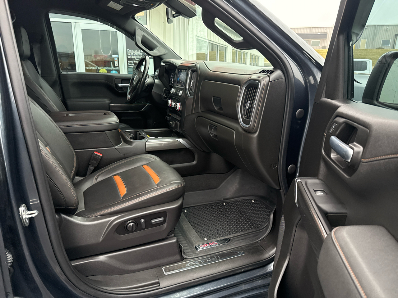 GMC Sierra 1500 4WD Crew Cab 147" AT4 2021