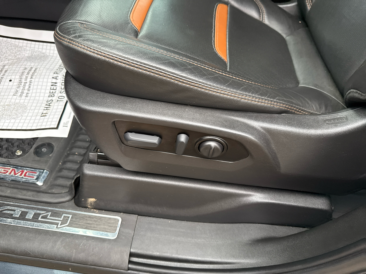 GMC Sierra 1500 4WD Crew Cab 147" AT4 2021