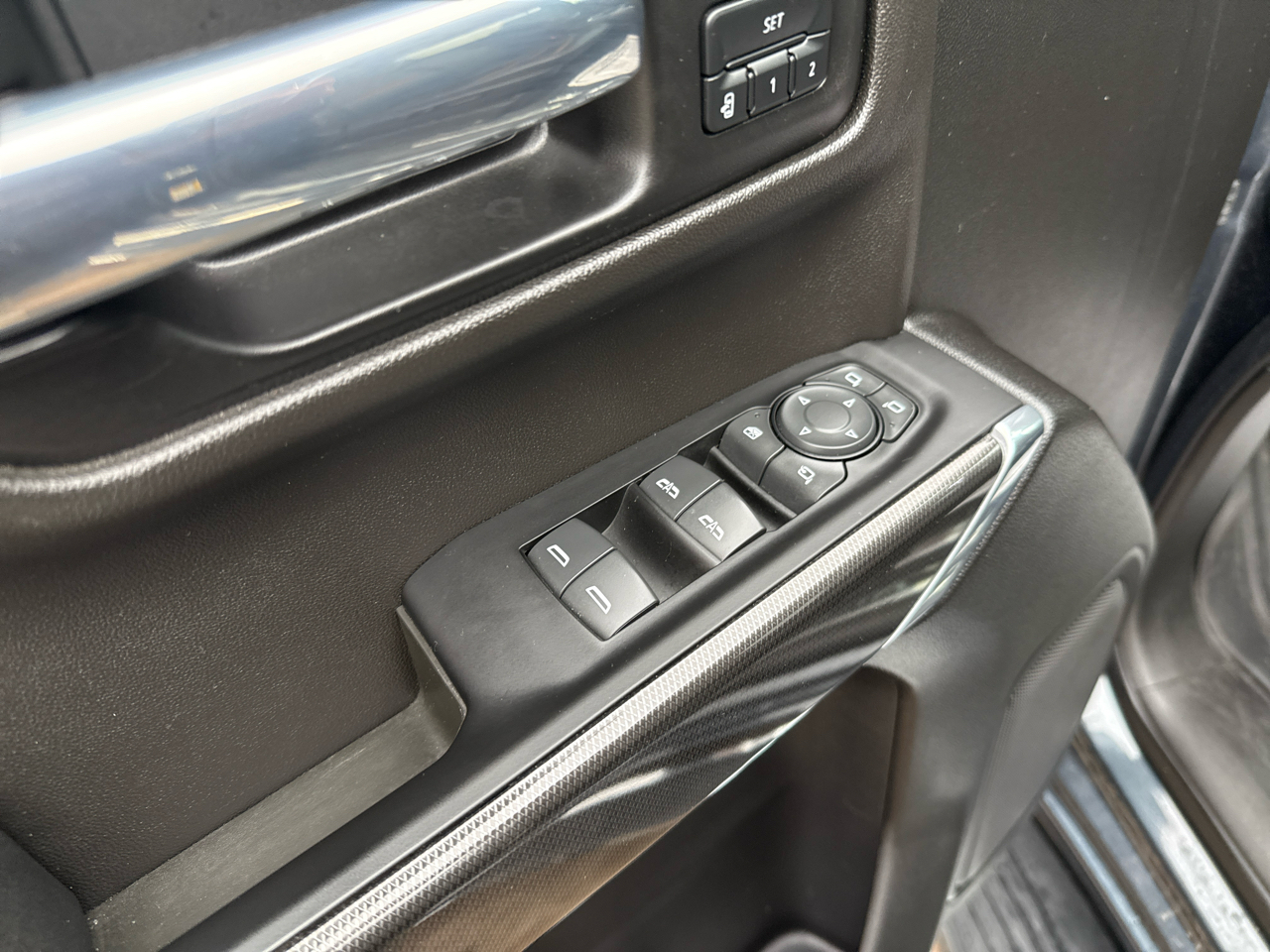 GMC Sierra 1500 4WD Crew Cab 147" AT4 2021