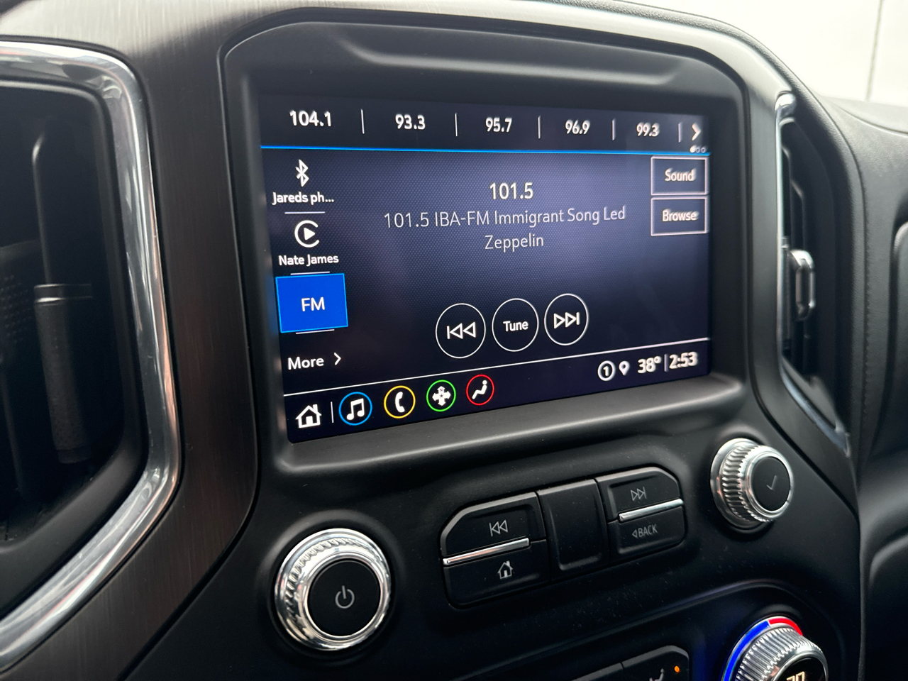 GMC Sierra 1500 4WD Crew Cab 147" AT4 2021