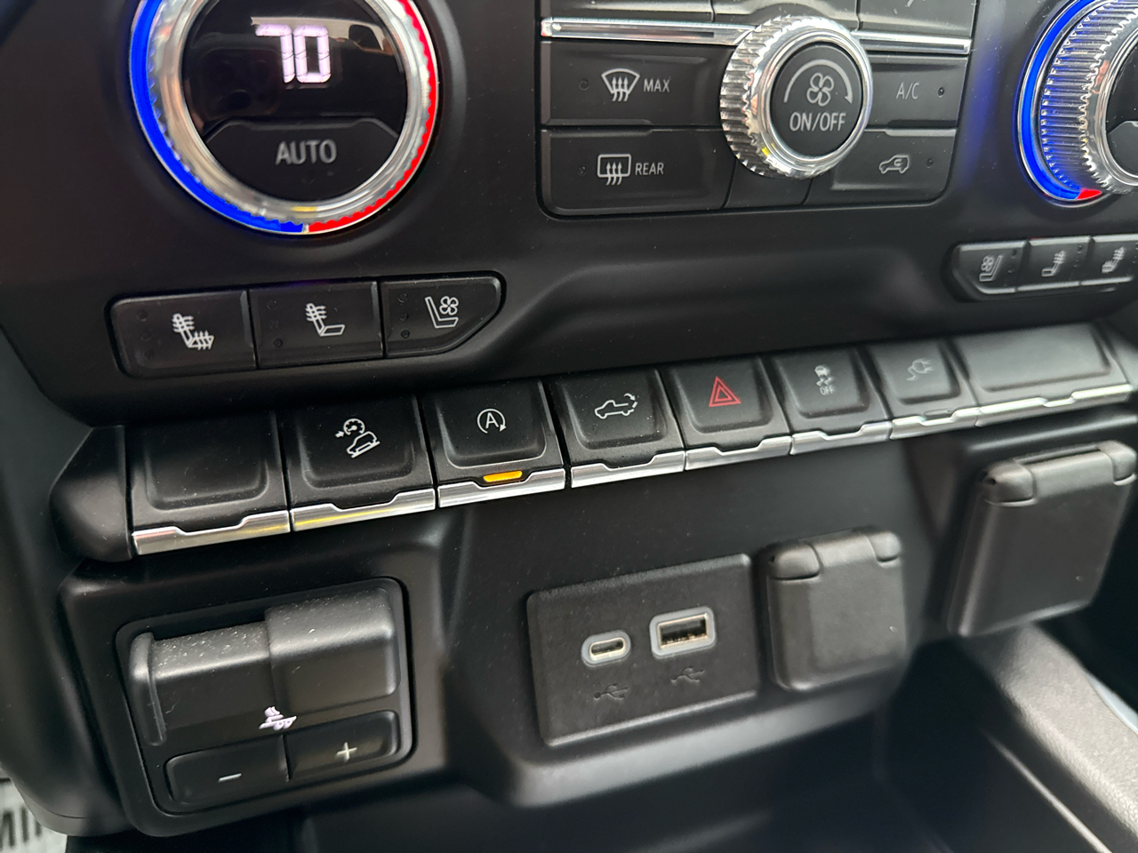 GMC Sierra 1500 4WD Crew Cab 147" AT4 2021