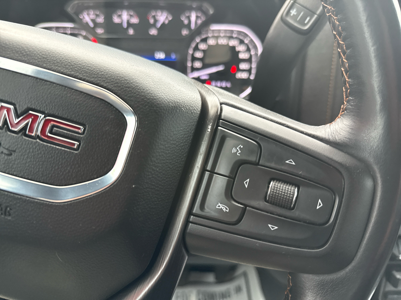 GMC Sierra 1500 4WD Crew Cab 147" AT4 2021