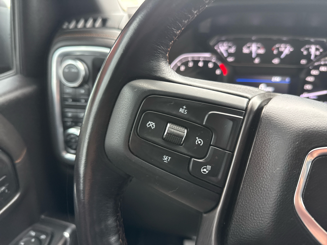 GMC Sierra 1500 4WD Crew Cab 147" AT4 2021