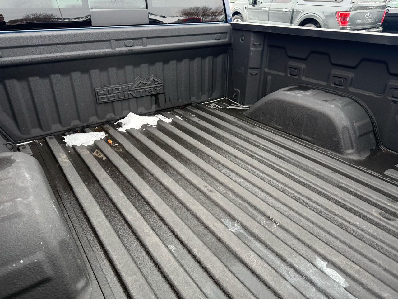 Chevrolet Silverado 1500 4WD Crew Cab 147" High Country 2021