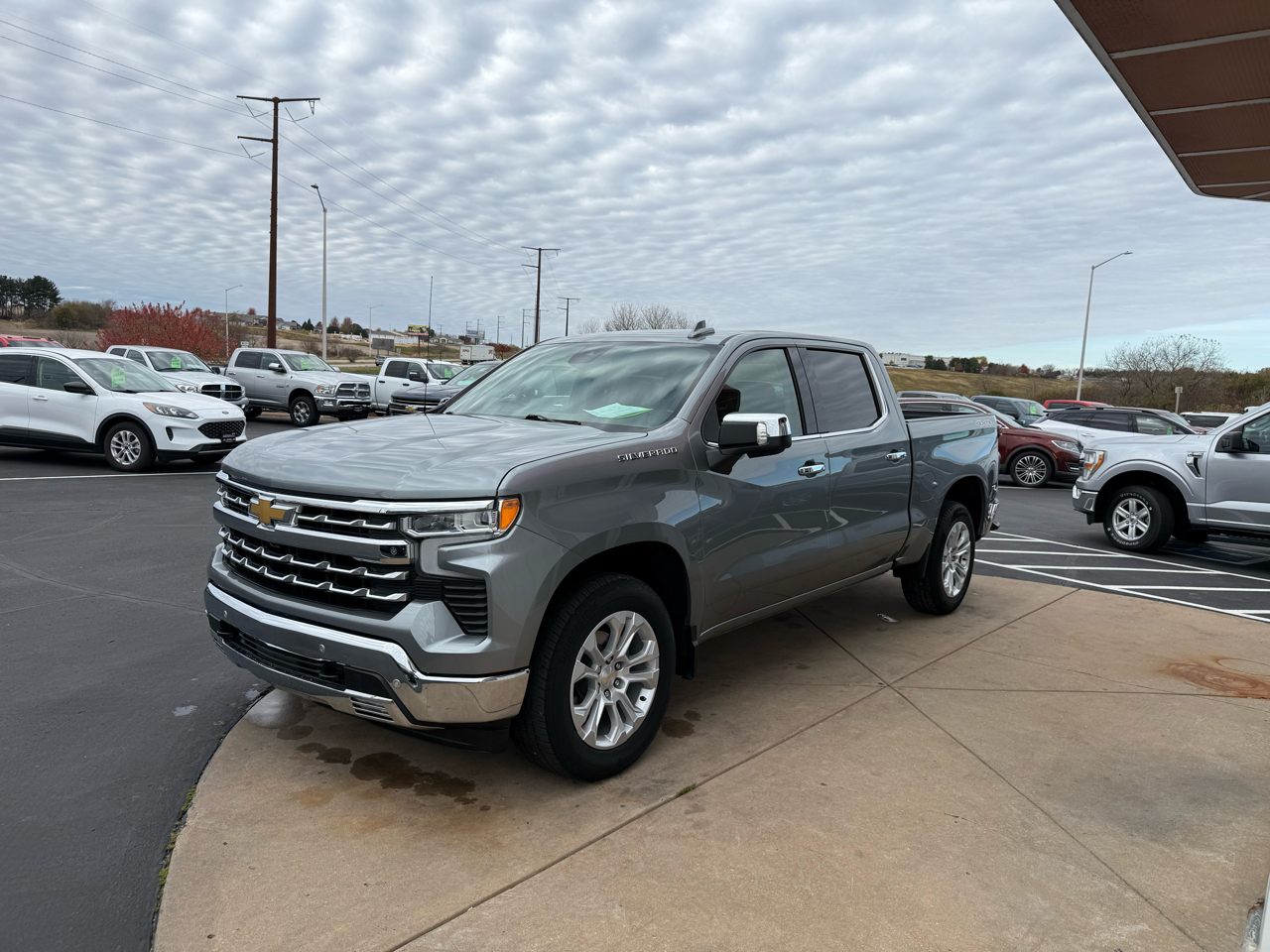 2023 Chevrolet Silverado 1500 LTZ photo 3