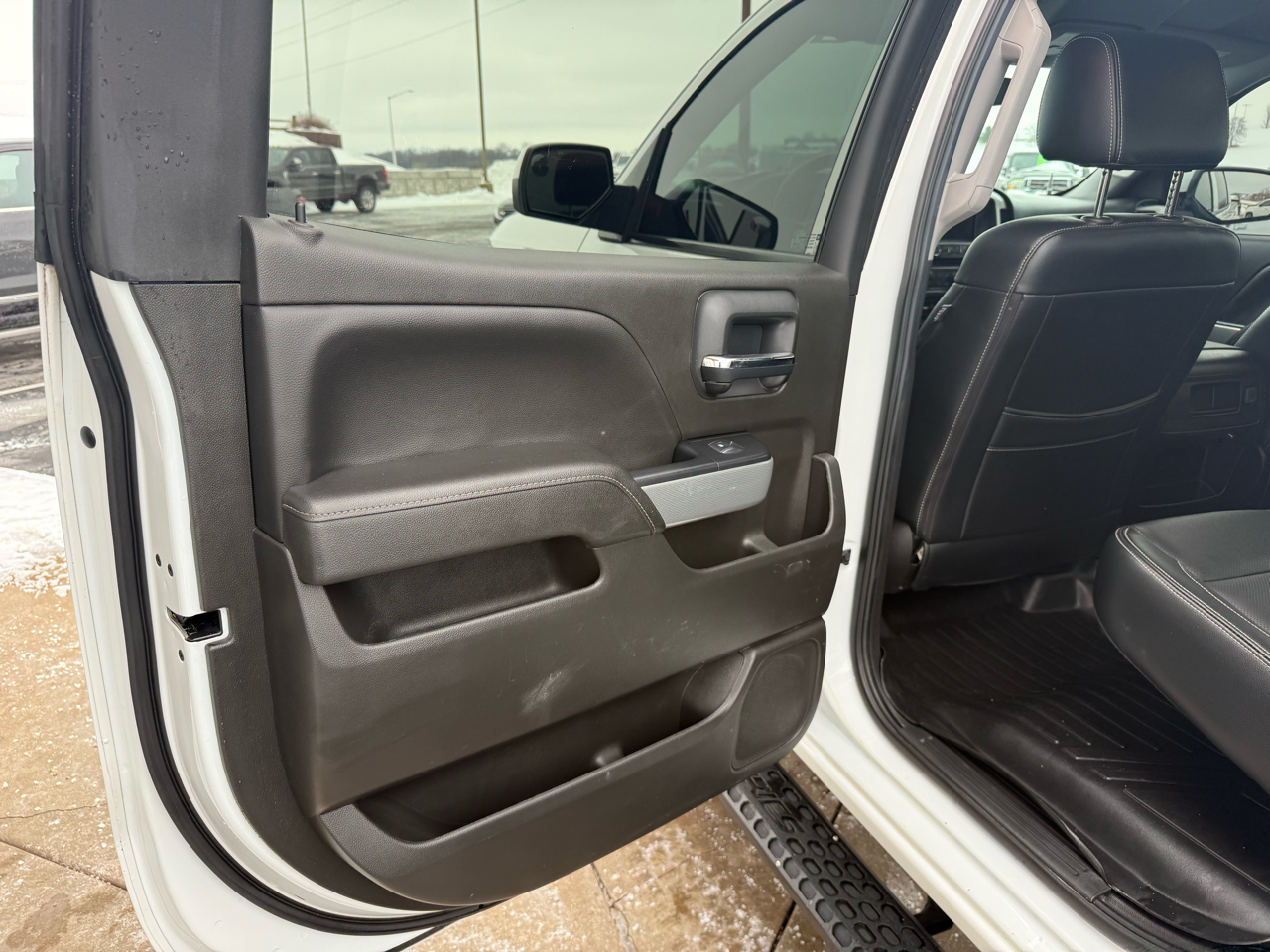 Chevrolet Silverado 1500 4WD Crew Cab 143.5" LT w/2LT 2018