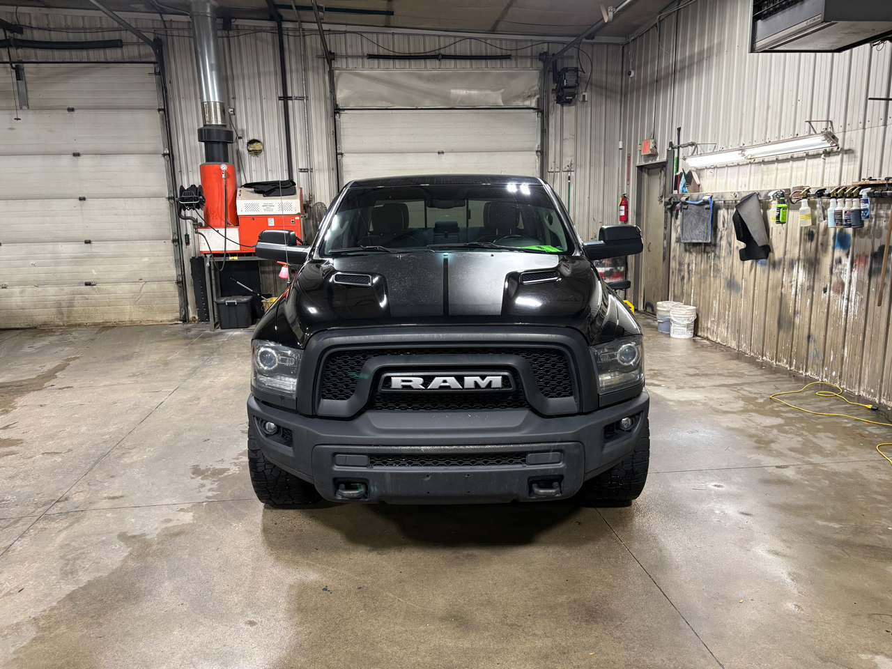 RAM 1500 Classic Warlock 4x4 Crew Cab 5'7" Box 2020