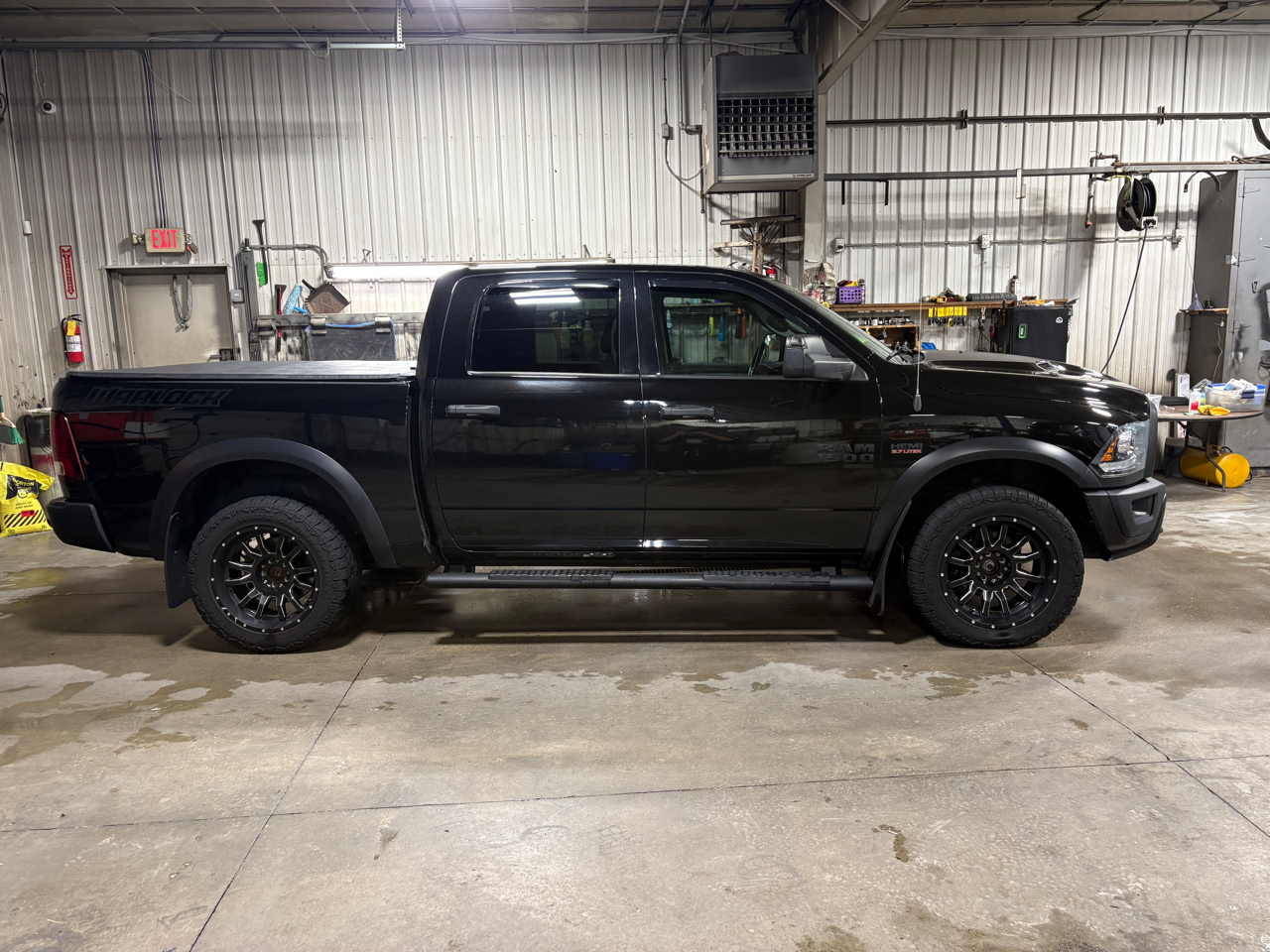 RAM 1500 Classic Warlock 4x4 Crew Cab 5'7" Box 2020
