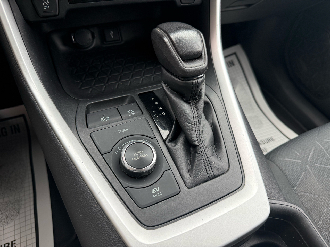 Toyota RAV4 Hybrid XLE AWD (Natl) *Ltd Avail* 2020