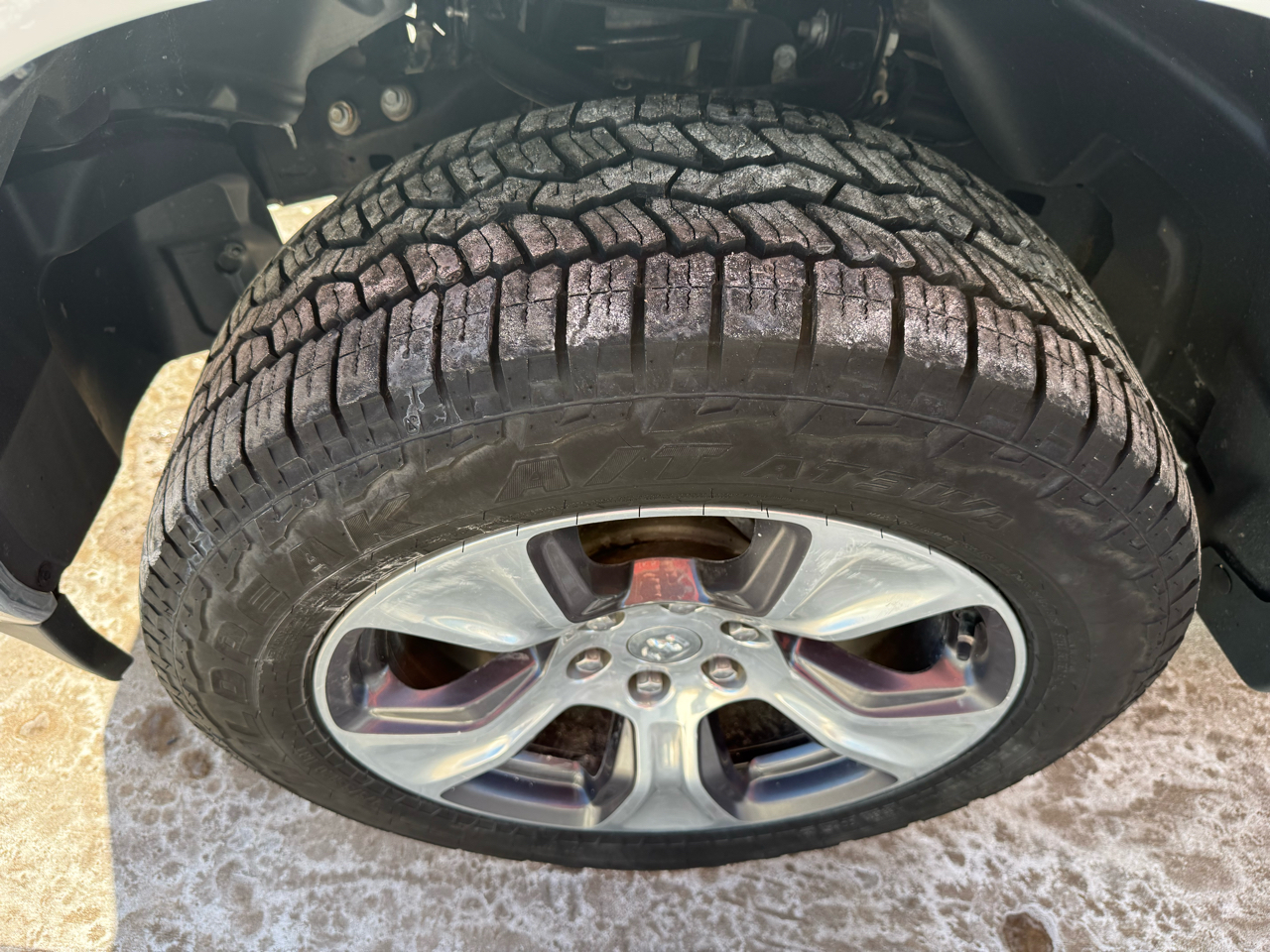 RAM 1500 Laramie 4x4 Crew Cab 5'7" Box 2024