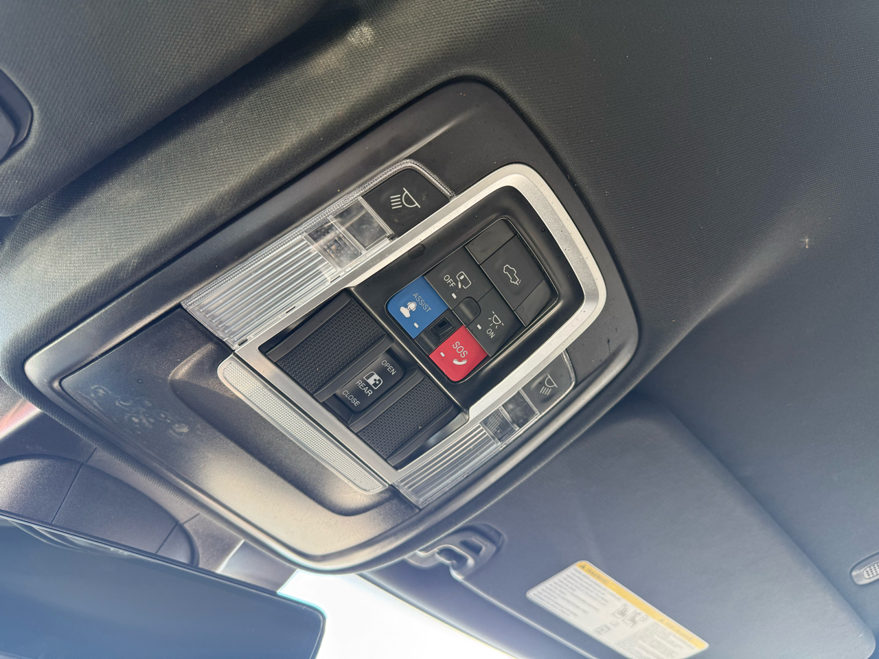 RAM 1500 Laramie 4x4 Crew Cab 5'7" Box 2024