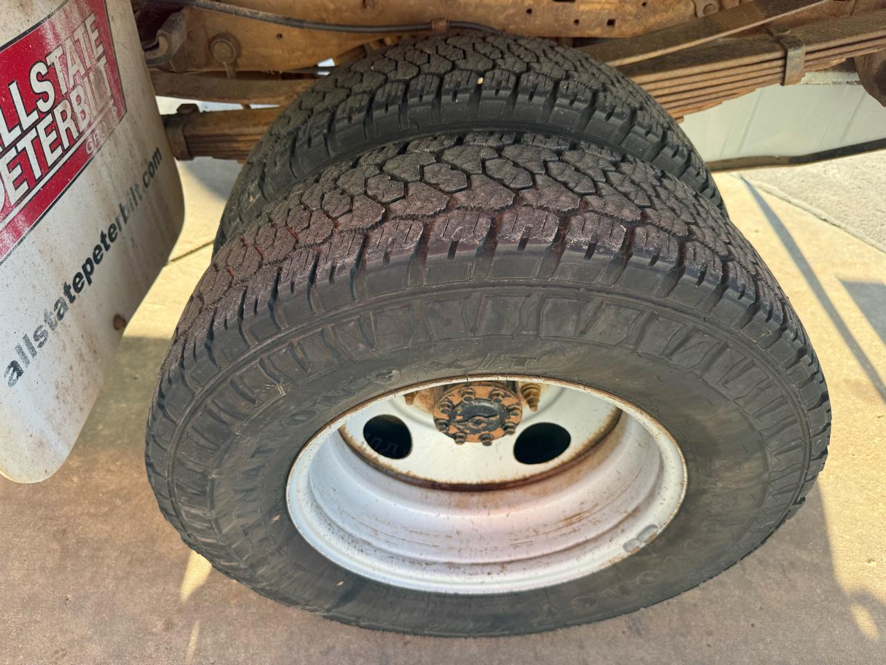 Ford Super Duty F-350 DRW Reg Cab 141" WB 60" CA XL 4WD 2005