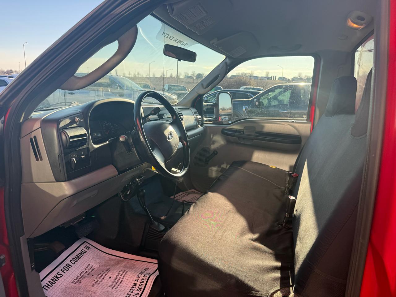 Ford Super Duty F-350 DRW Reg Cab 141" WB 60" CA XL 4WD 2005