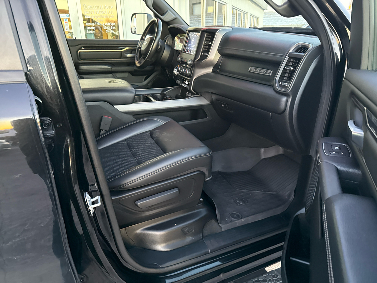 RAM 1500 Sport 4x4 Crew Cab 6'4" Box 2021