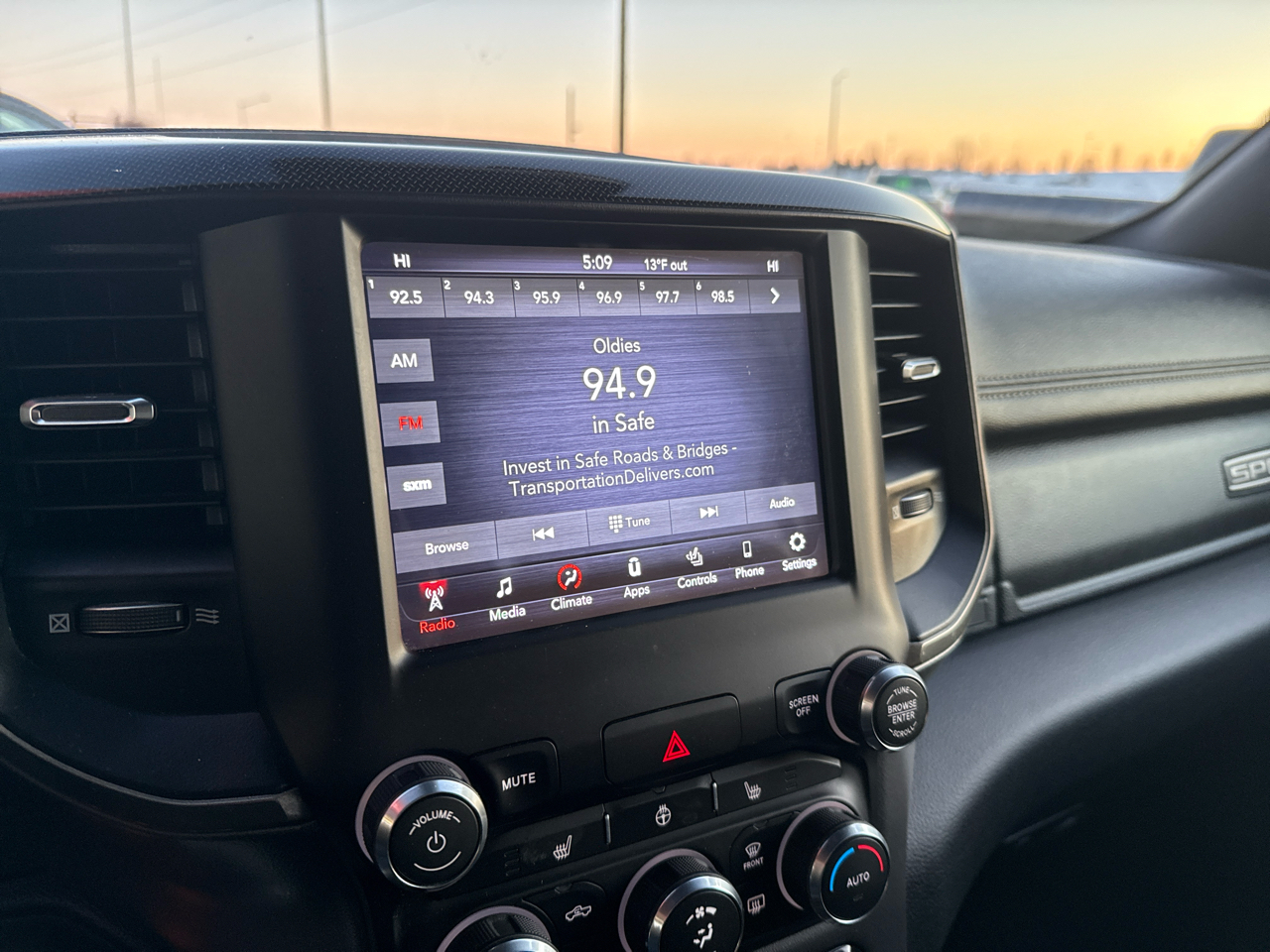 RAM 1500 Sport 4x4 Crew Cab 6'4" Box 2021