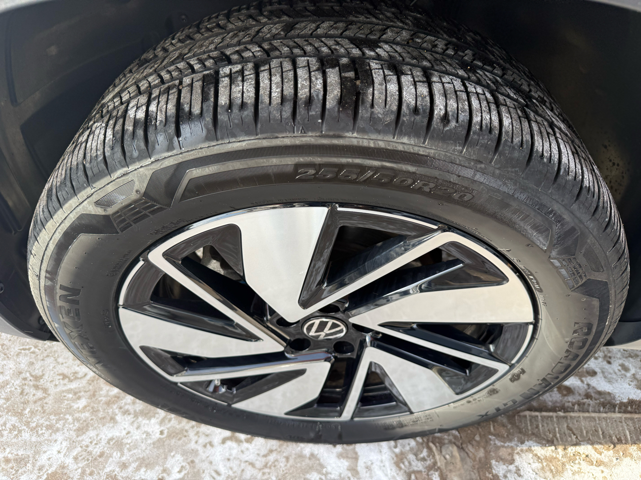 Volkswagen Atlas 2.0T SE w/Technology 4MOTION 2025