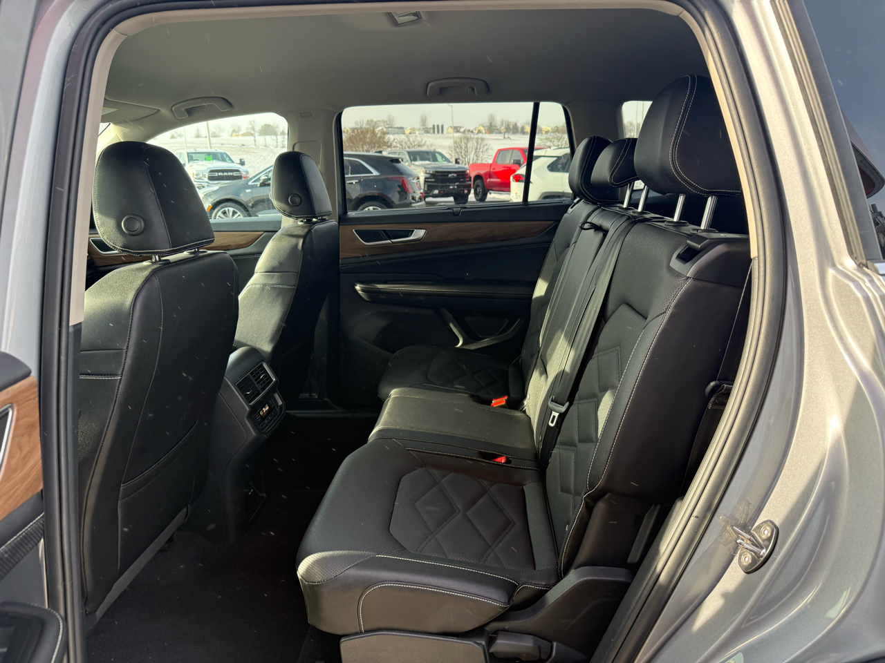 Volkswagen Atlas 2.0T SE w/Technology 4MOTION 2025