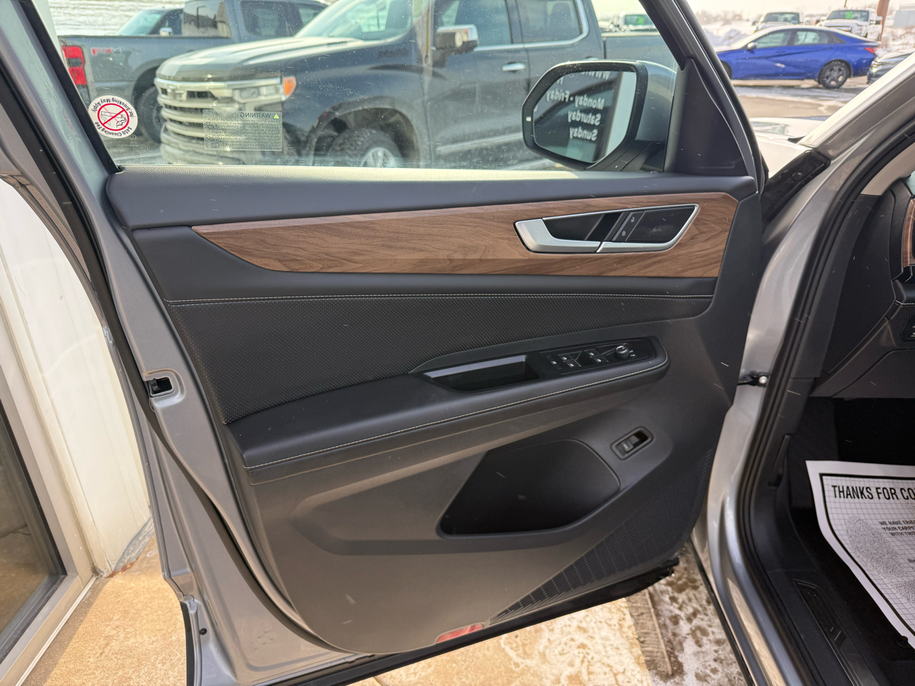 Volkswagen Atlas 2.0T SE w/Technology 4MOTION 2025