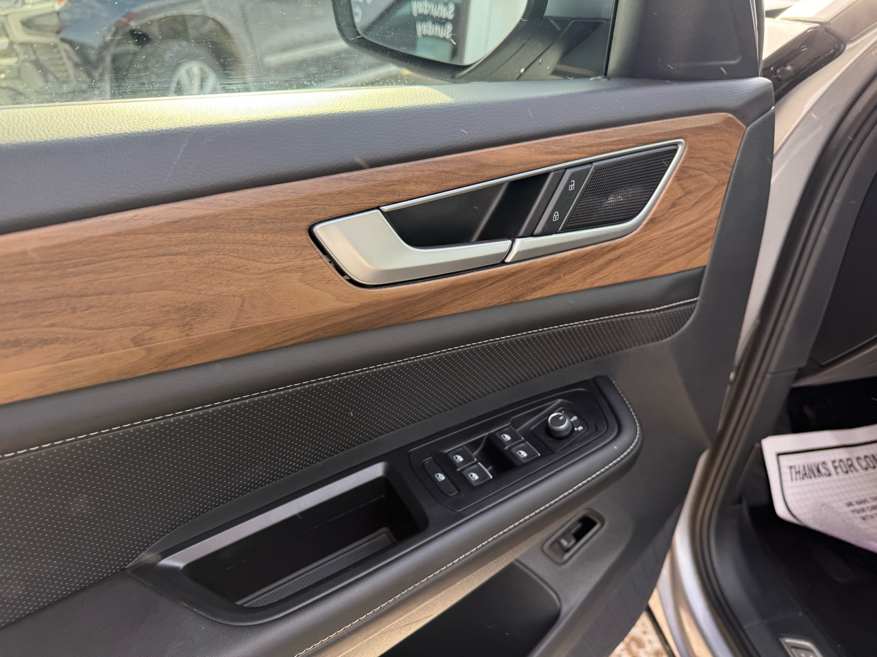 Volkswagen Atlas 2.0T SE w/Technology 4MOTION 2025