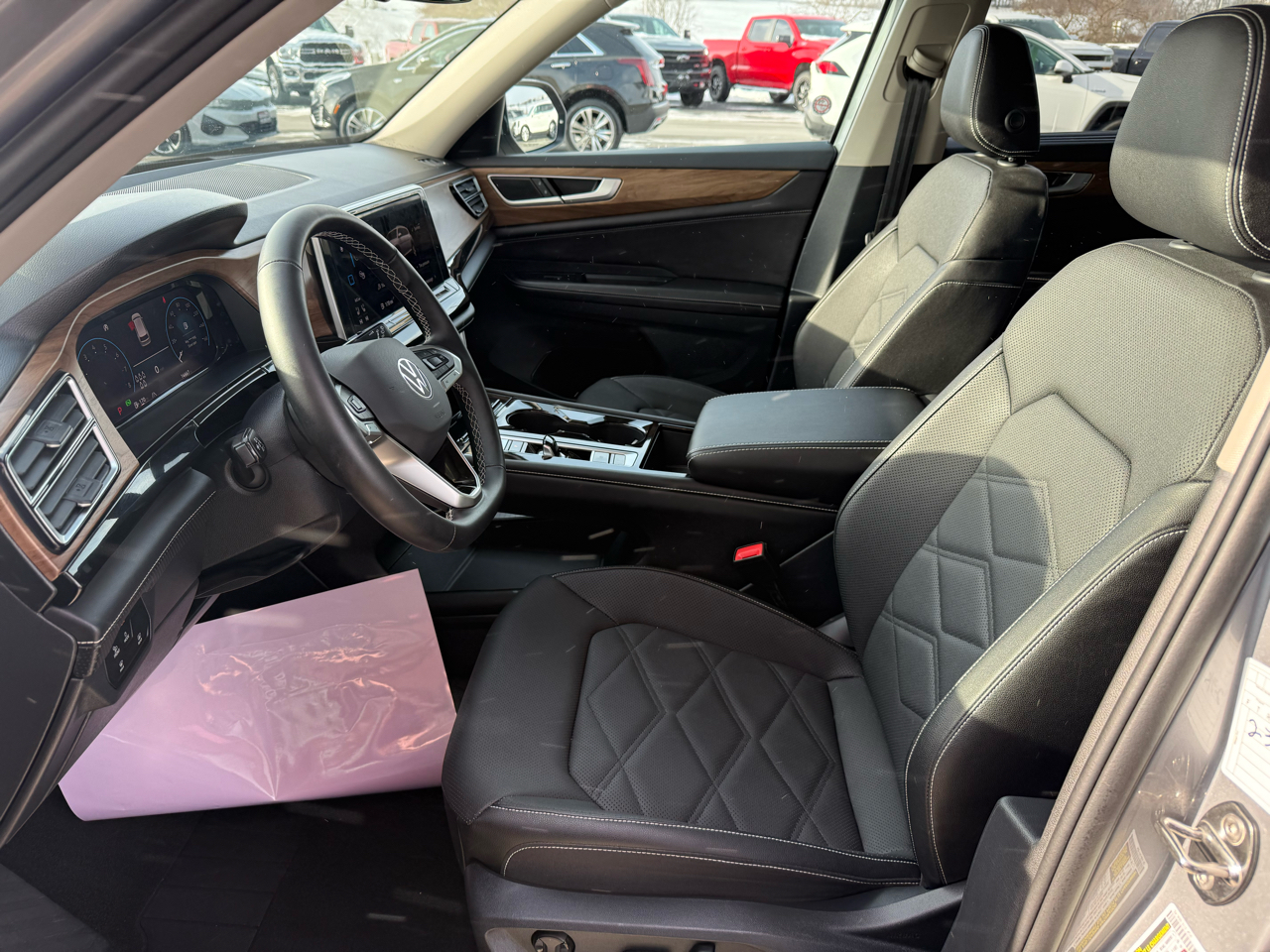 Volkswagen Atlas 2.0T SE w/Technology 4MOTION 2025