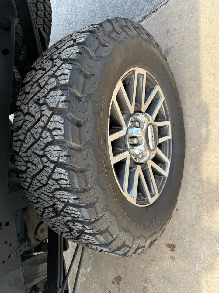 Ford Super Duty F-250 SRW Lariat 4WD Crew Cab 6.75' Box 2019