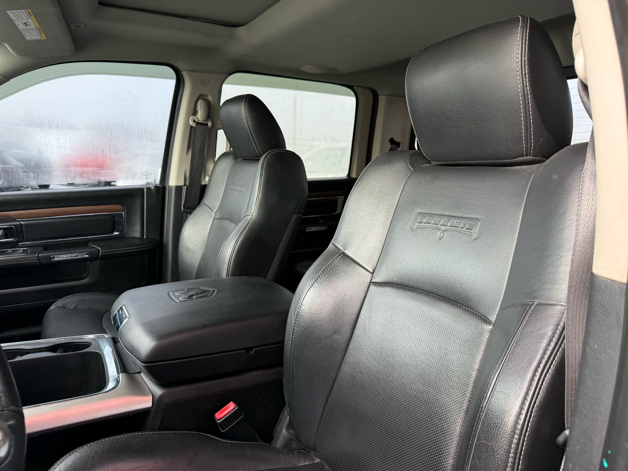 RAM 2500 Laramie 4x4 Crew Cab 6'4" Box 2017