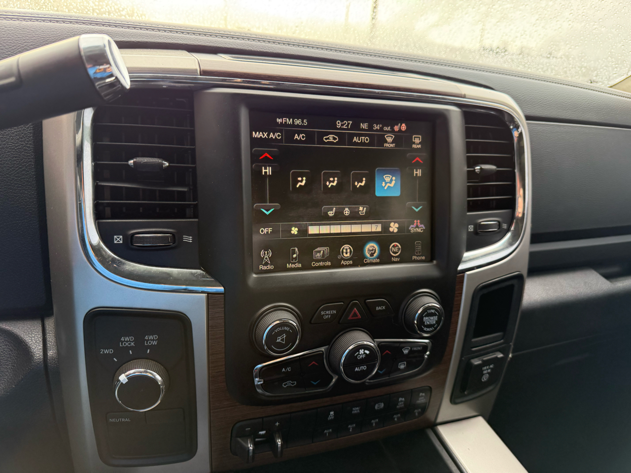 RAM 2500 Laramie 4x4 Crew Cab 6'4" Box 2017