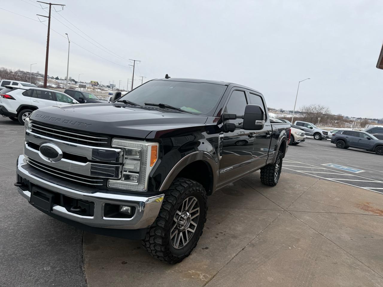 Ford Super Duty F-250 SRW Lariat 4WD Crew Cab 6.75' Box 2019